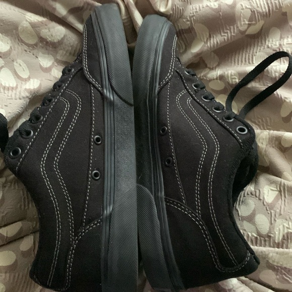 I’m selling Vans similar too Knu Skool vans - Picture 3 of 4